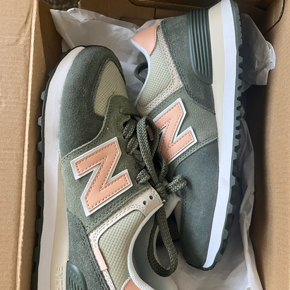 New Balance Gray Shoe Box